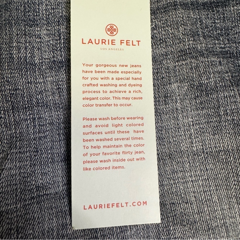 Laurie Felt Classic Weekender  Cuffed Hem Distressed Denim Jeans Size 2 NWT - Picture 13 of 16